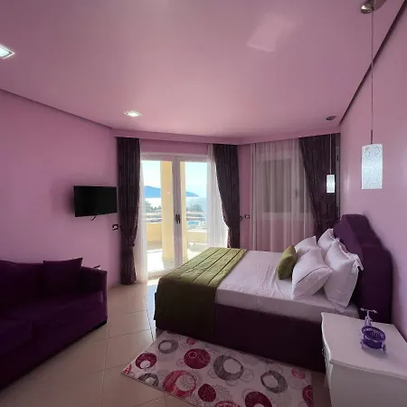 Otel Cc & *
