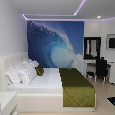 Otel Cc & *