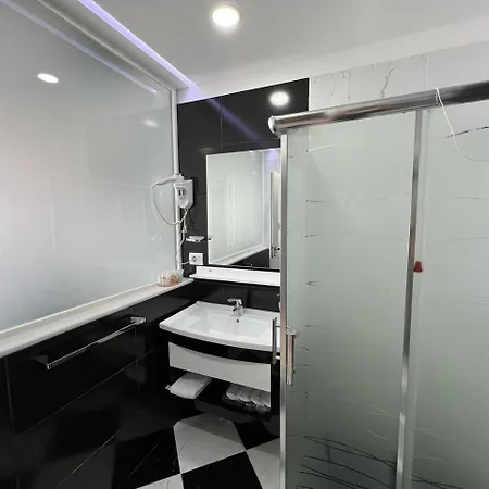 Otel Cc & *